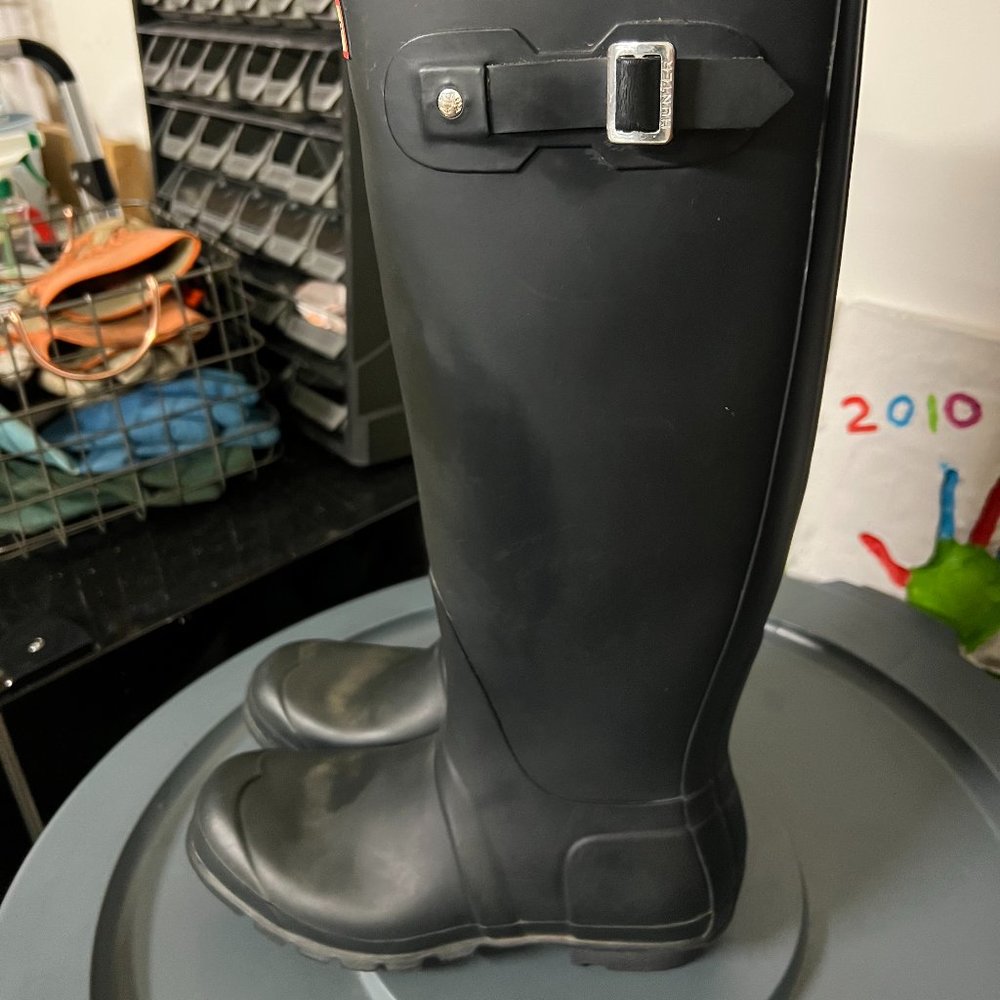 Hunter Women's Original Tall Rainboots Size 8 in Black - Picture 4 of 9